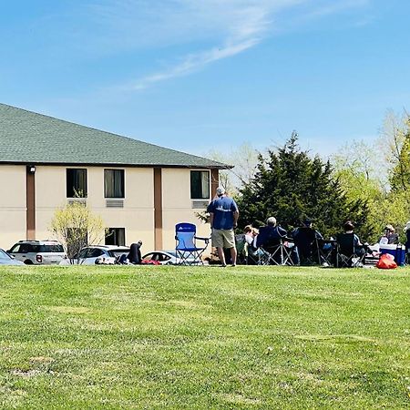 Pinckneyville Inn And Suites Εξωτερικό φωτογραφία